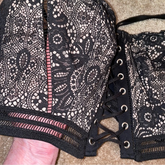 2 FOR THE PRICE OF 1. White corset top & Black corset top. (Victoria Secrets) - Picture 12 of 16